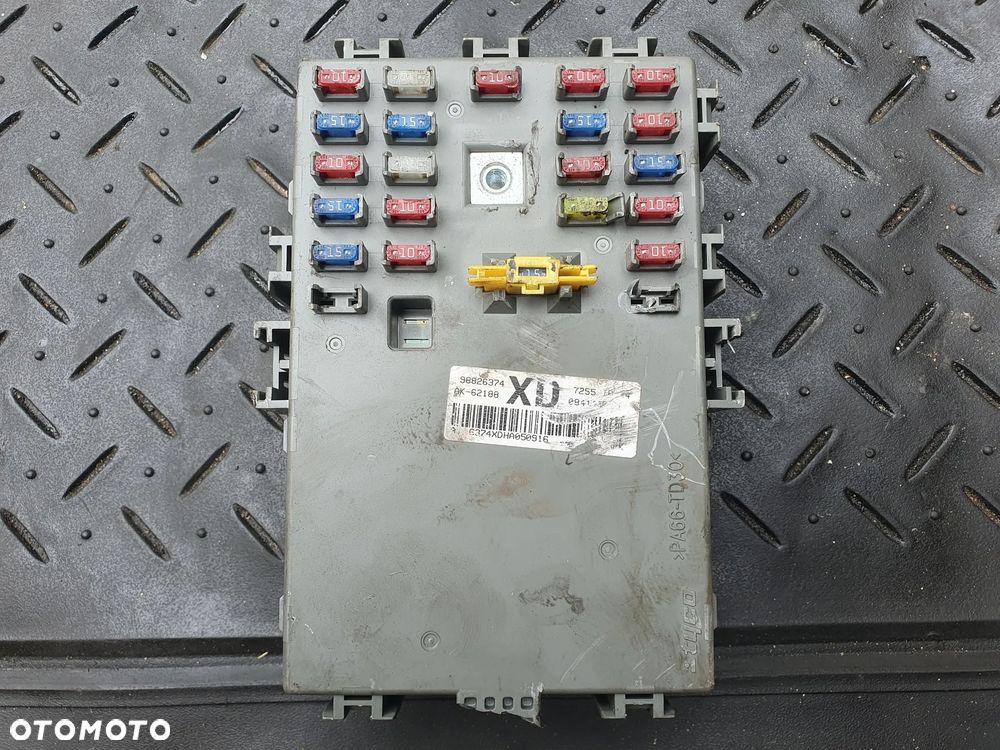 CHEVROLET AVEO T255 SKRZYNKA BEZPIECZNIKÓW 96826374XD - 3