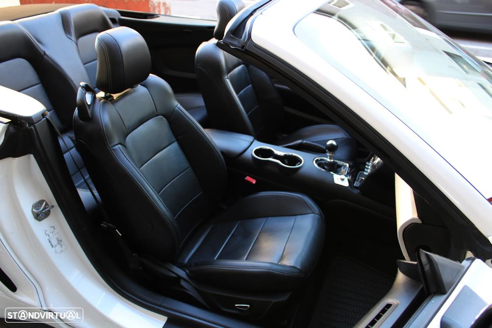 Ford Mustang Cabrio 2.3 Eco Boost - 29