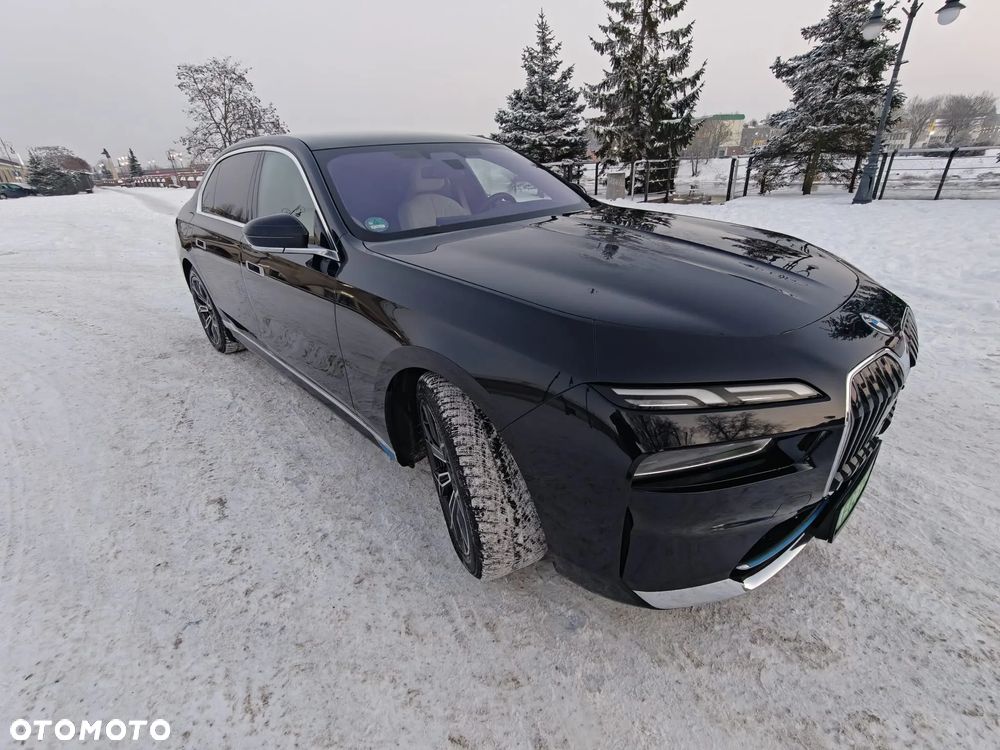 BMW i7 xDrive60 - 11