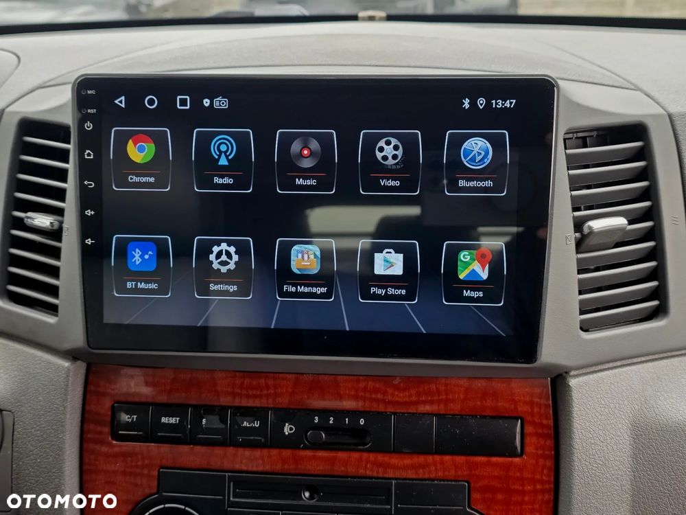 Jeep Grand Cherokee - 12