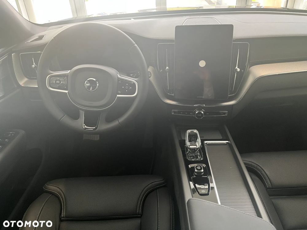 Volvo XC 60 T6 Plug-In Hybrid AWD Ultra Black Edition - 7