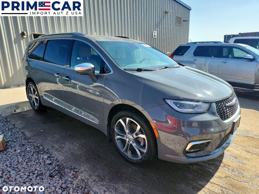Chrysler Pacifica - 1