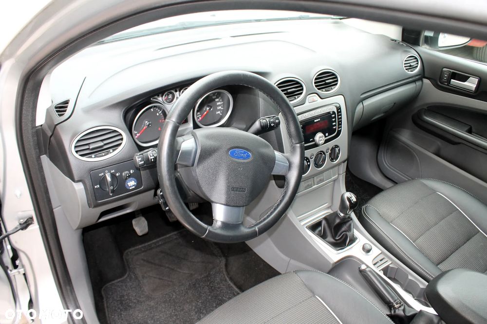 Ford Focus 1.8 FF Ambiente - 11