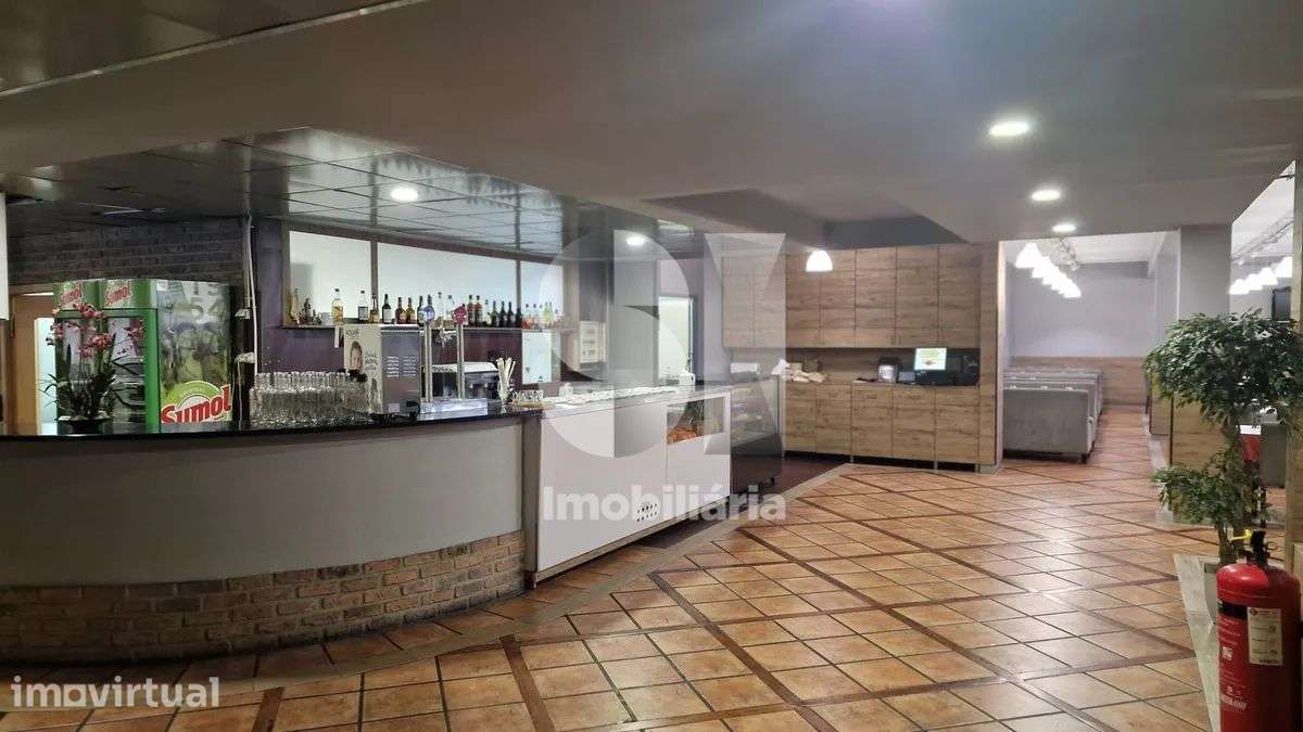 Investimento | 1243 m2 | Elevado Potencial de reconversão Habitacional - Grande imagem: 2/34