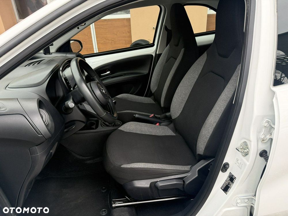 Toyota Aygo X 1.0 VVT-i X-play - 24