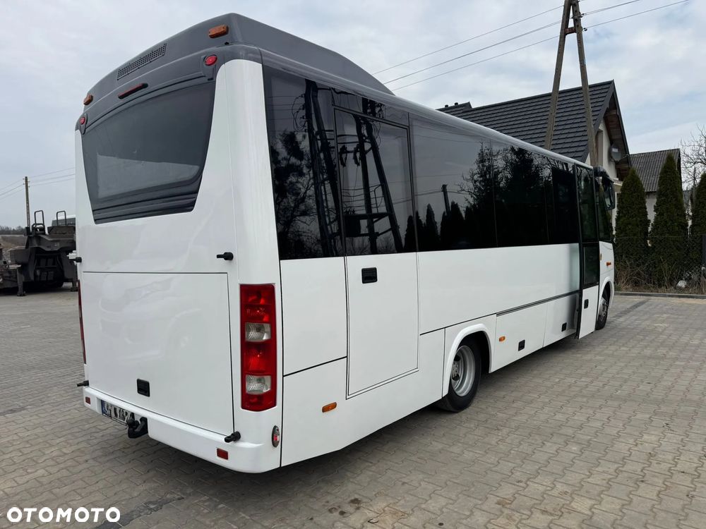 Mercedes-Benz VARIO 818D - 6