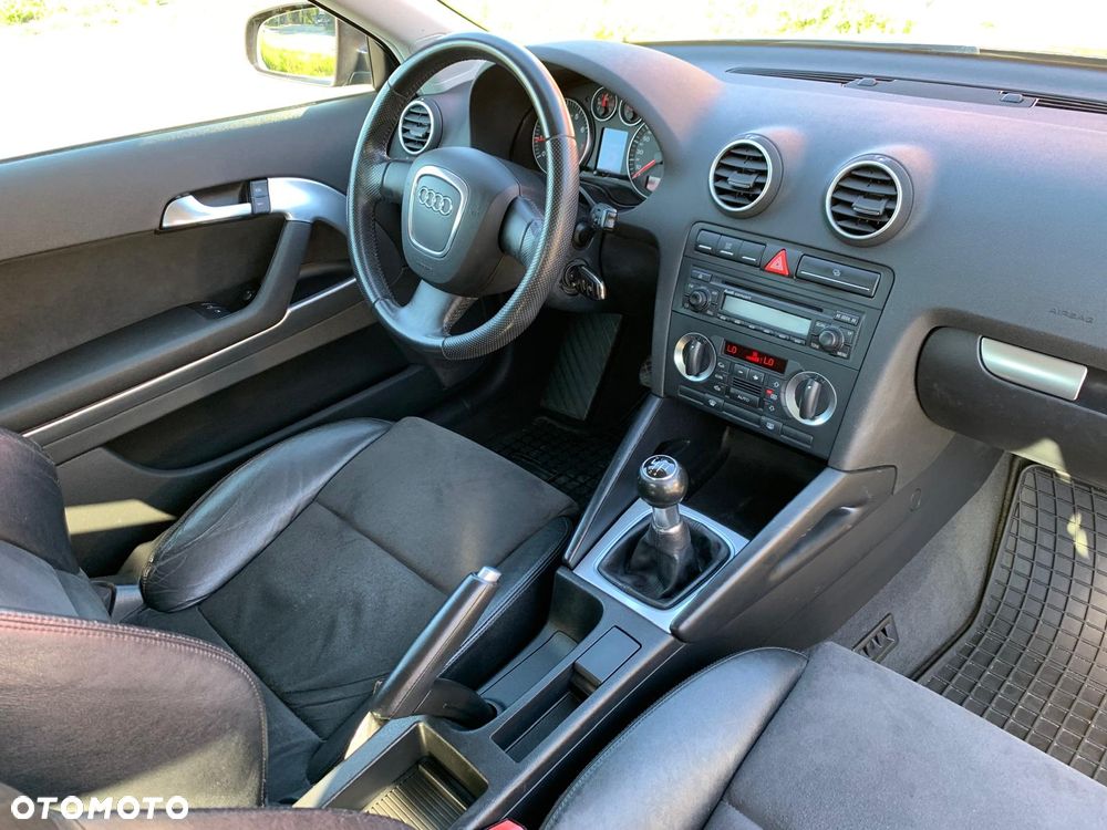 Audi A3 3-drzwiowe 1.6 Ambiente - 40