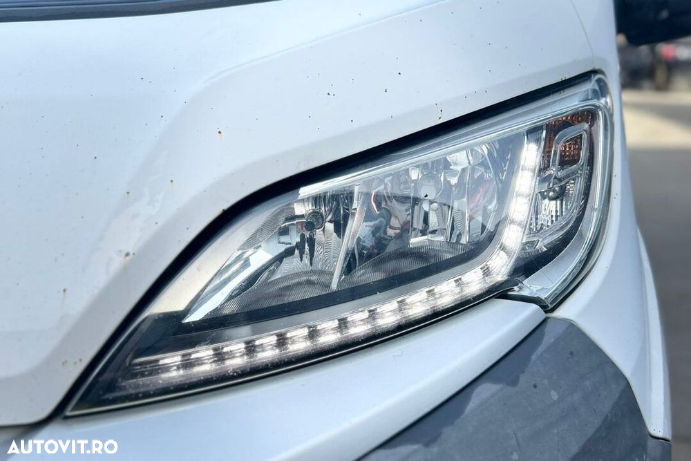 FAR CU LED STANGA FIAT DUCATO 2016 - 1