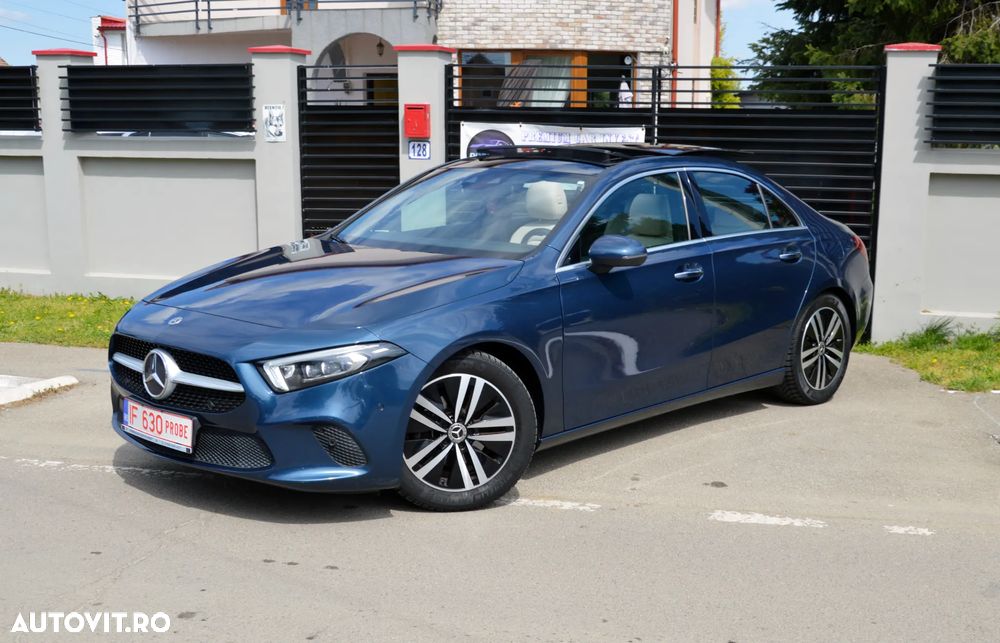 Mercedes-Benz A 180 Sedan 7G-DCT Lim. Special Edition - 36
