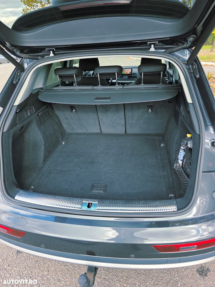 Audi Q5 2.0 40 TDI quattro S tronic Design - 9