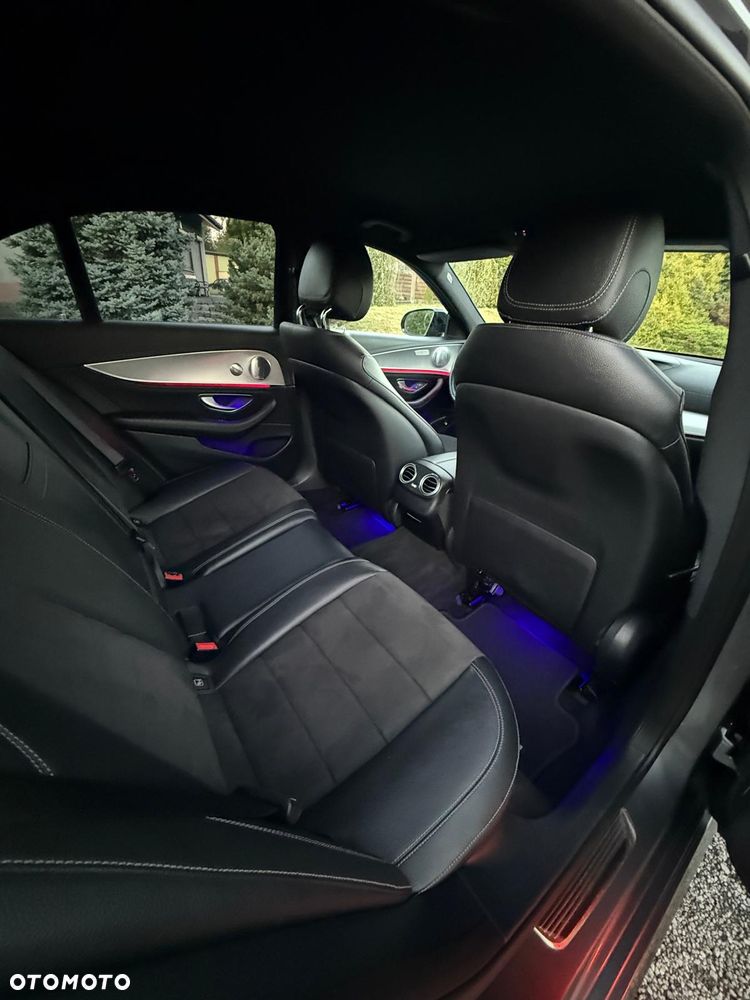 Mercedes-Benz Klasa E 220 d 4-Matic 9G-TRONIC - 15