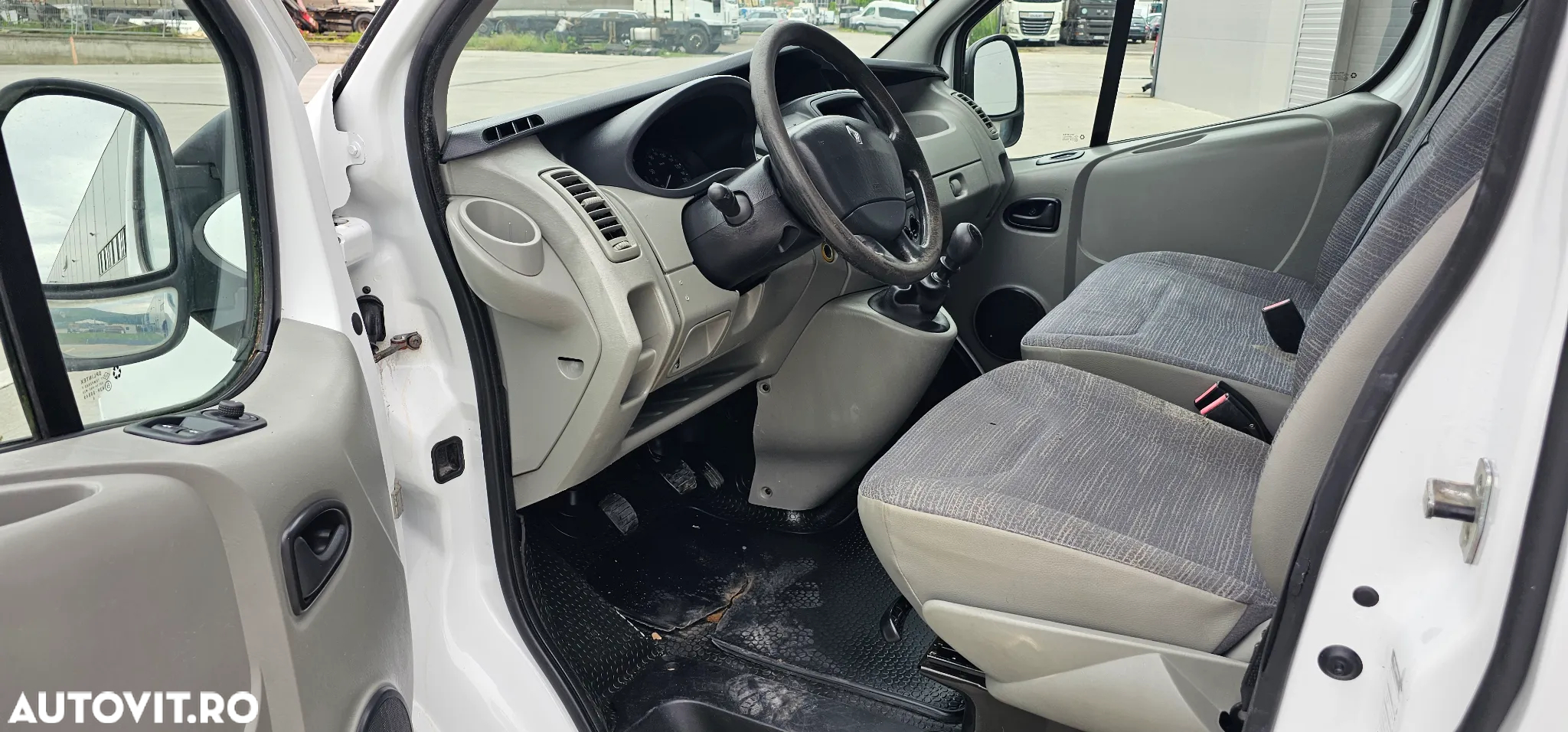 Renault Trafic 2.0 dCi 115 Combi L1H1 - 6