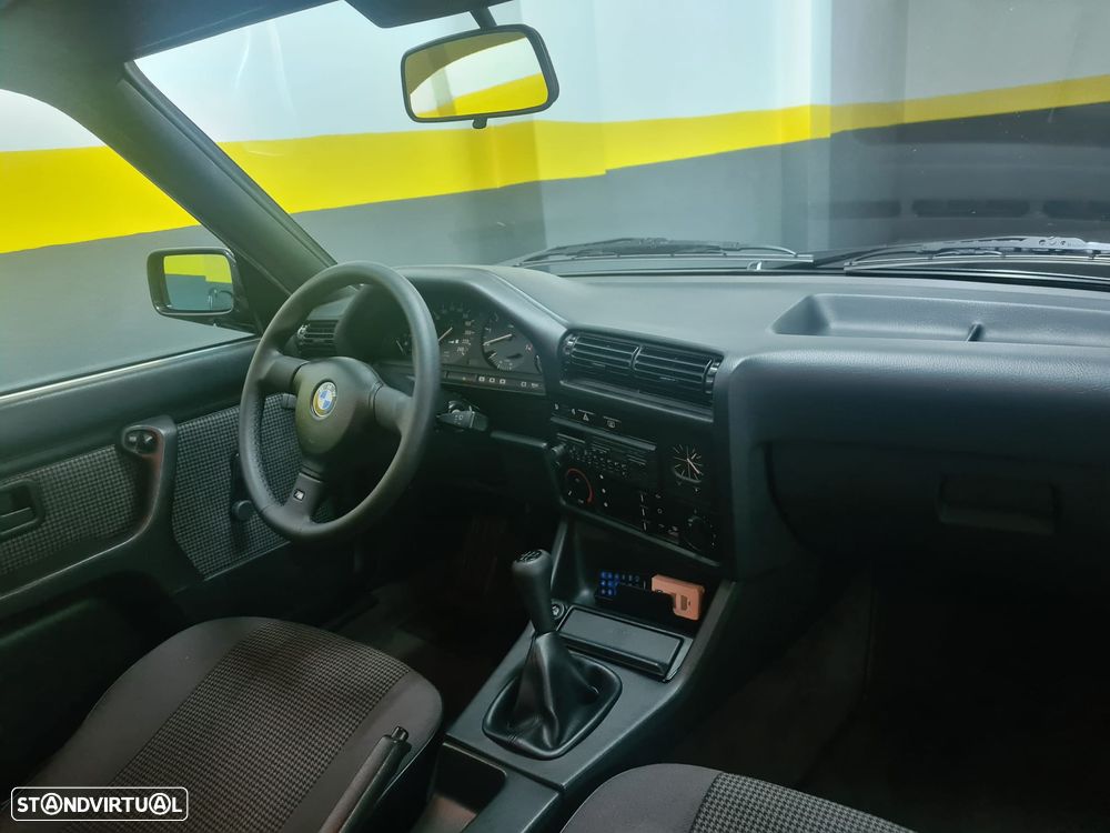 BMW 323 - 8