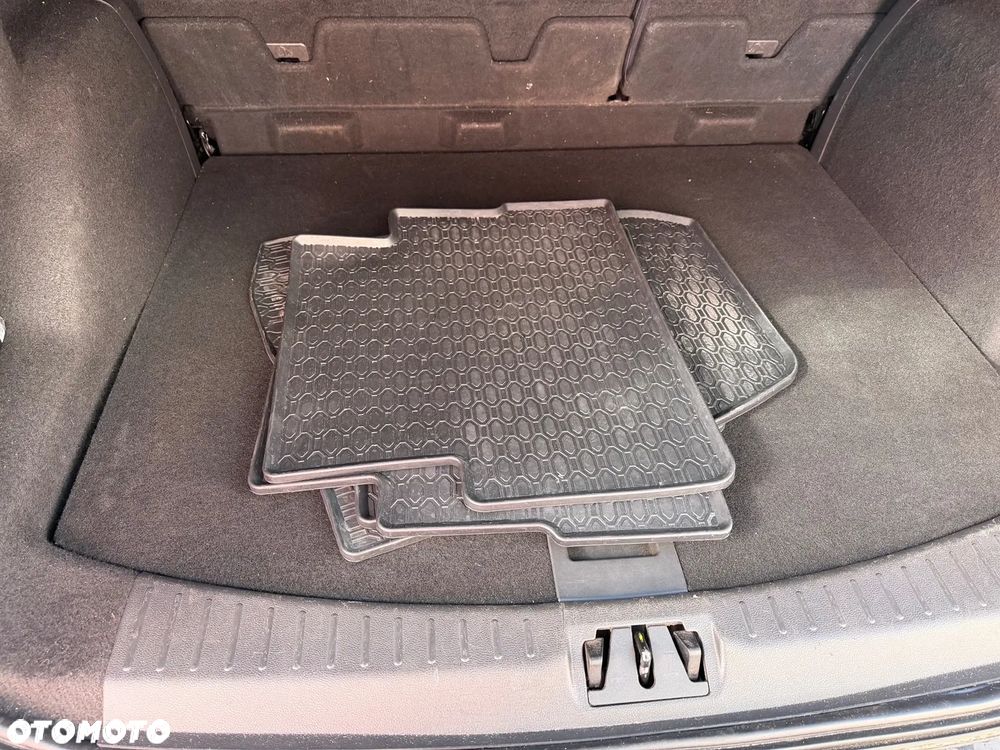 Ford Kuga 2.0 TDCi 4x2 Titanium - 16