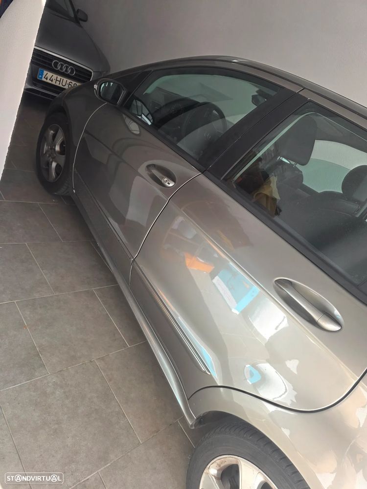 Mercedes-Benz A 200 - 4