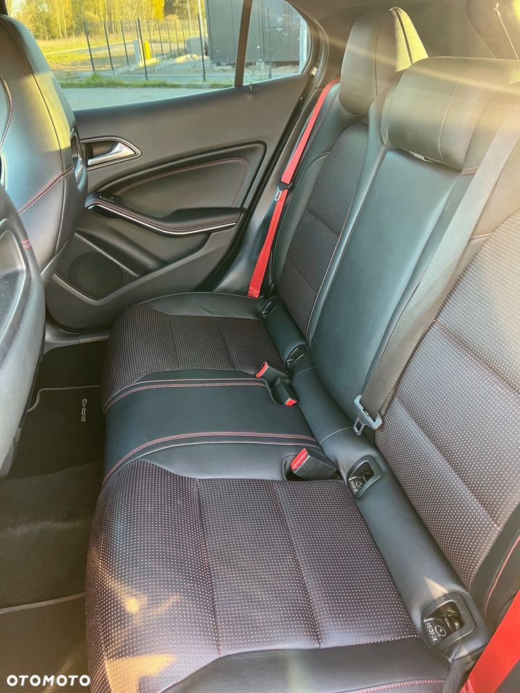 Mercedes-Benz GLA - 19