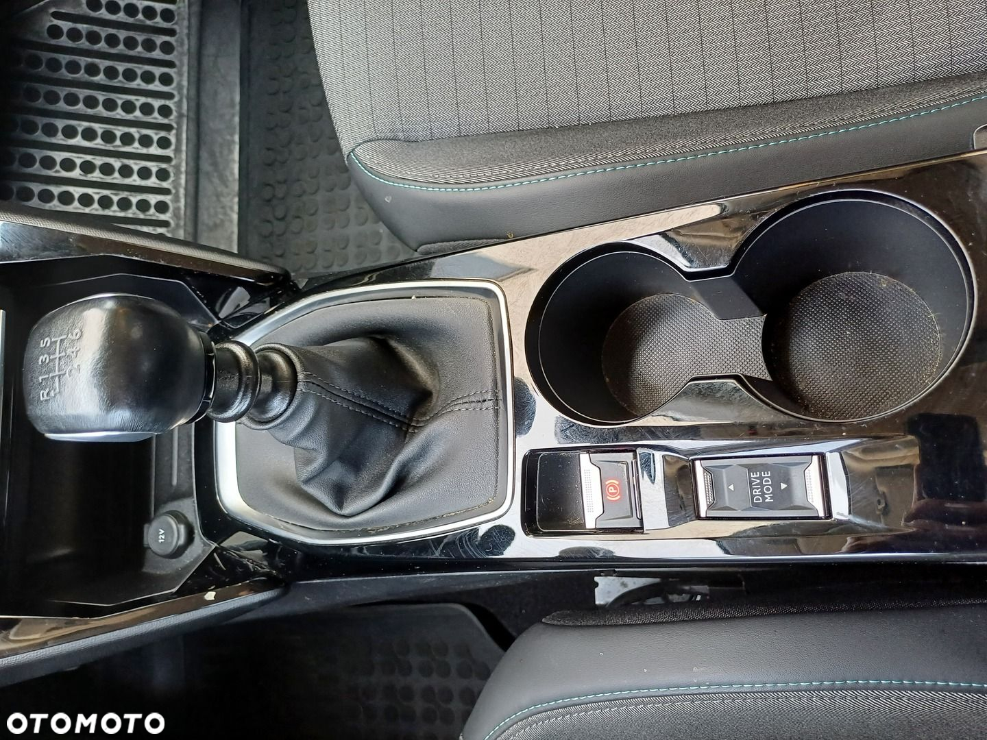 Peugeot 208 1.2 PureTech Allure Pack S&S - 17