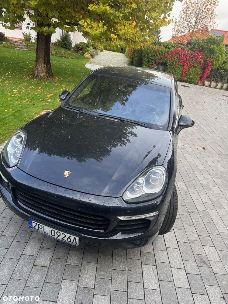 Porsche Cayenne - 1
