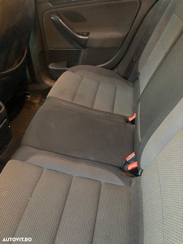 Volkswagen Golf 1.6 TDI DPF BlueMotion Technology MATCH - 7