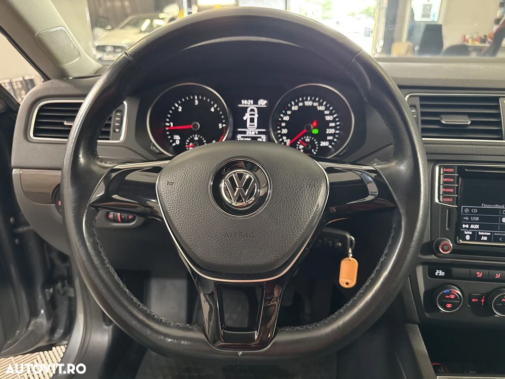 Volkswagen Jetta - 17