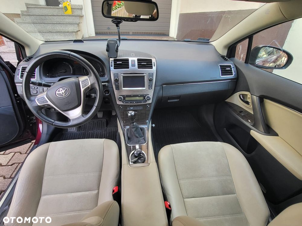 Toyota Avensis 2.0 Sol - 4
