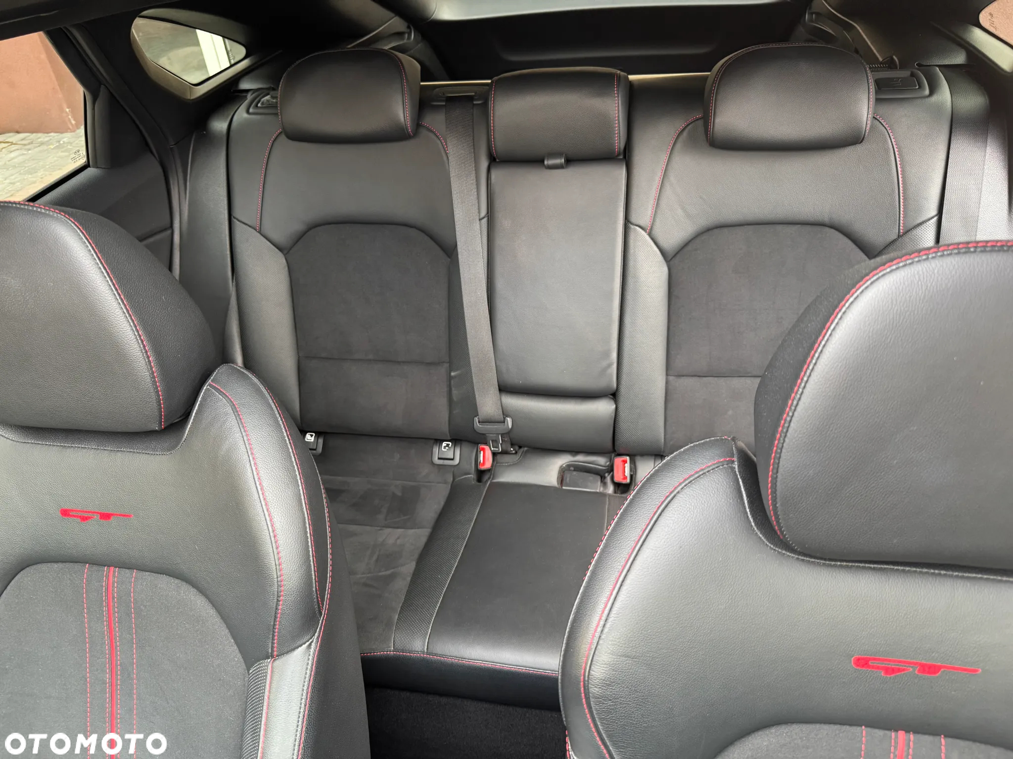 Kia ProCeed 1.6 T-GDI GT DCT - 14