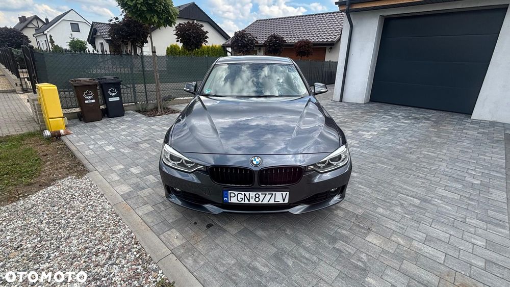 BMW Seria 3 328i - 2