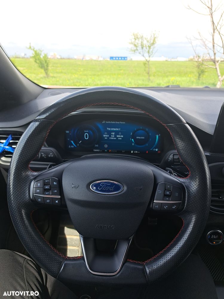 Ford Focus 1.5 EcoBoost ST-Line - 11