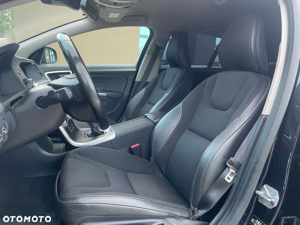 Volvo V60 D3 Momentum - 15