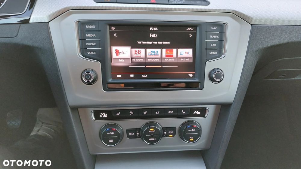 Volkswagen Passat - 31