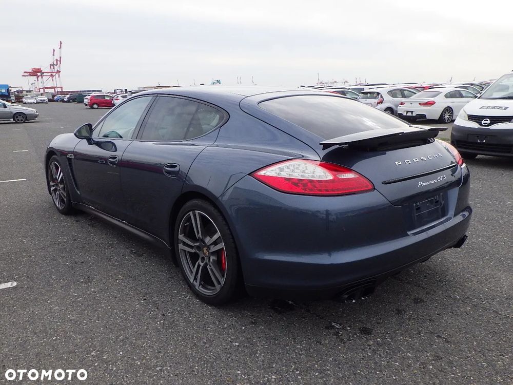 Porsche Panamera GTS PDK - 20