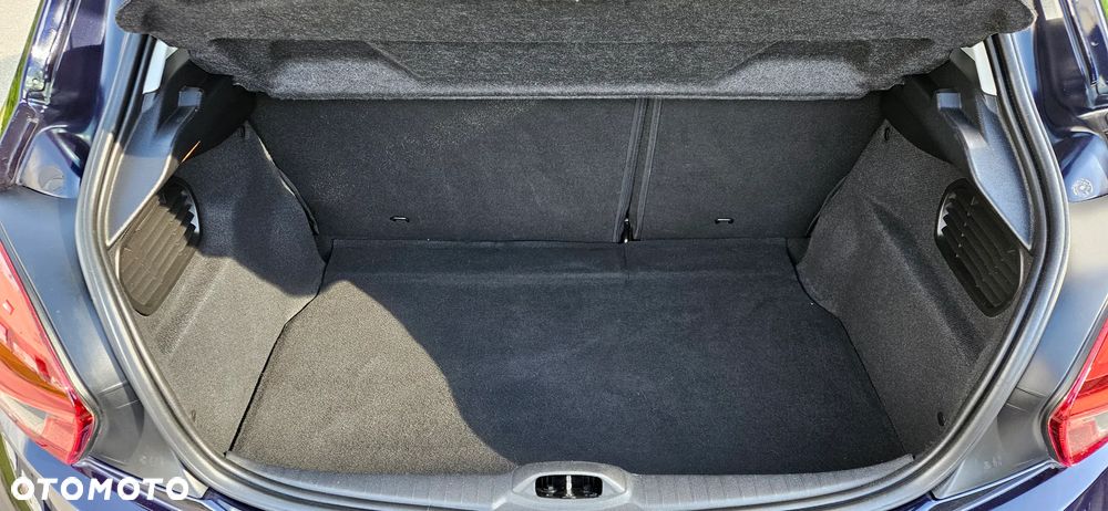 Peugeot 208 - 35