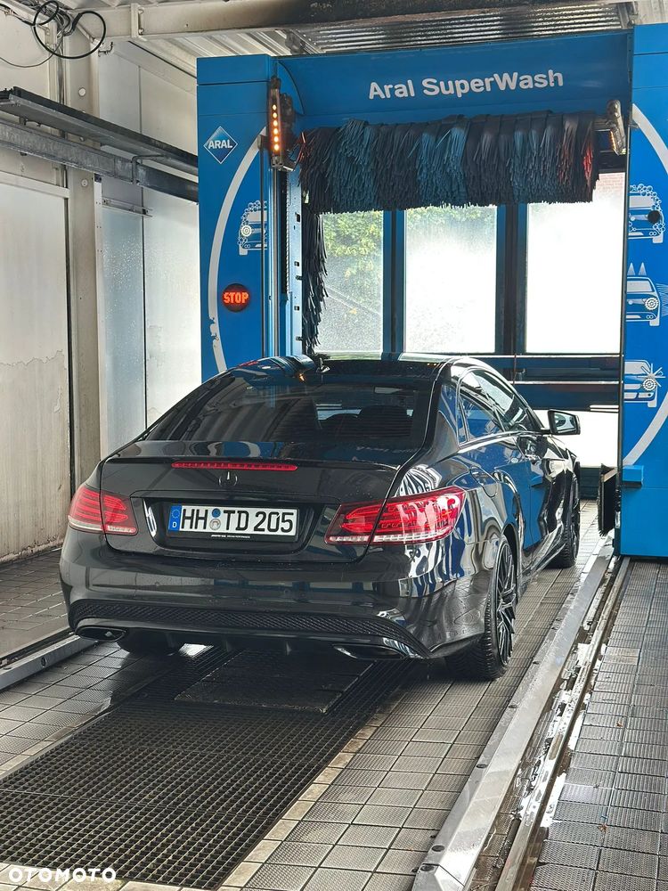 Mercedes-Benz Klasa E 250 7G-TRONIC Sport Edition - 38