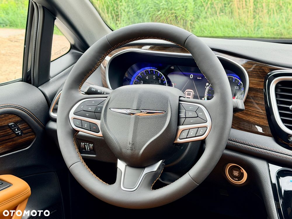 Chrysler Pacifica - 27