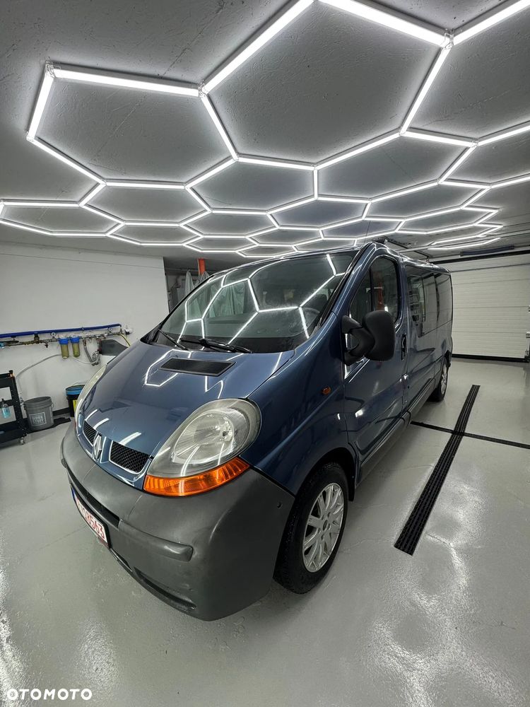 Renault Trafic - 1