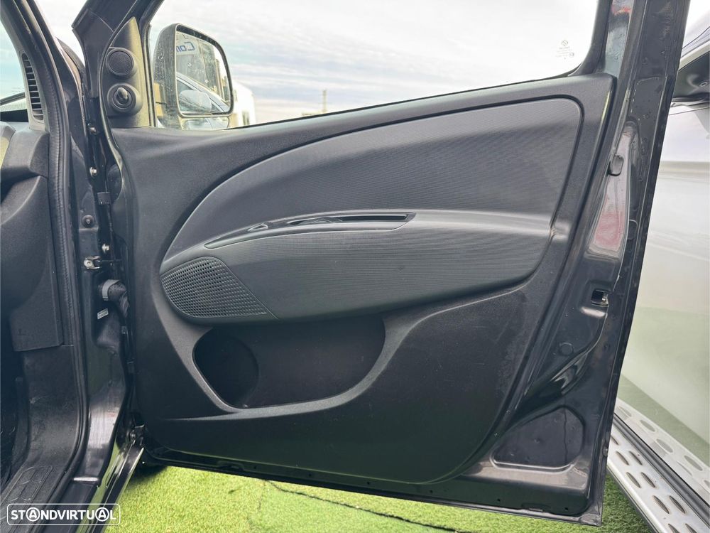 Fiat Doblo II Van - 13