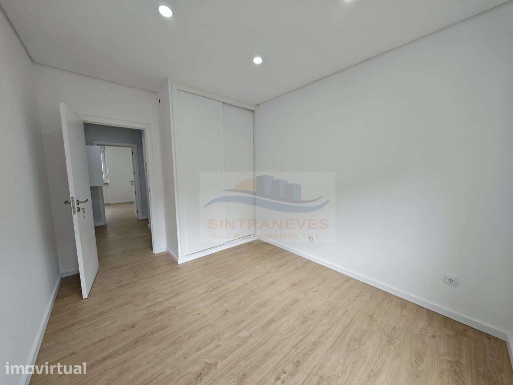 T2 Totalmente Remodelado na Amadora | Cozinha Equipada | Garantia d... - Grande imagem: 4/9