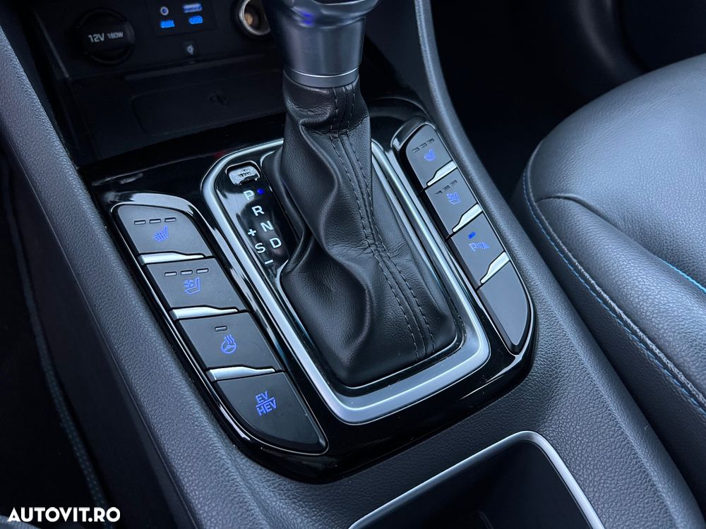 Hyundai IONIQ 1.6 GDI Premium - 29