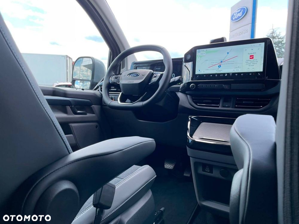 Ford Tourneo Custom - 39
