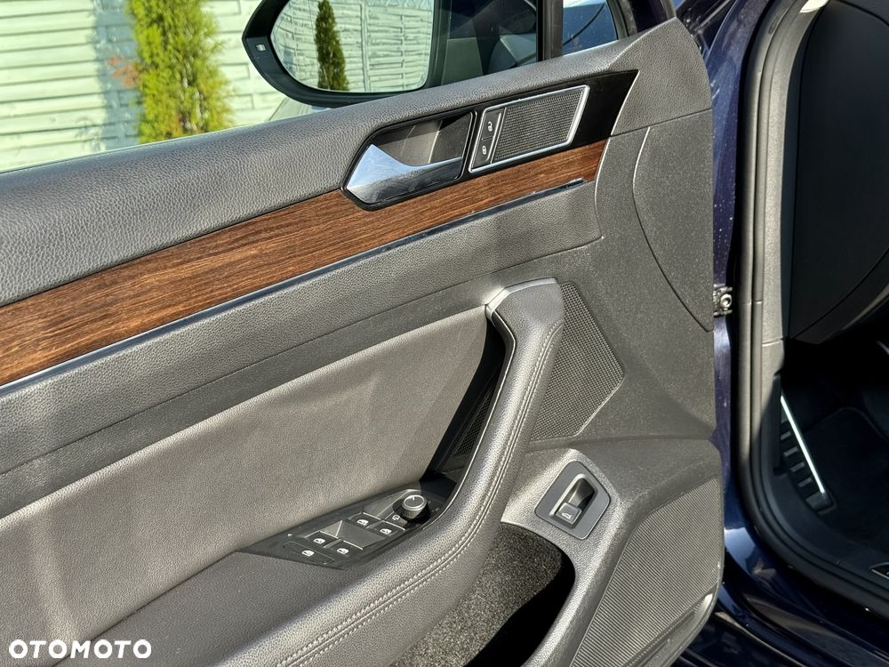 Volkswagen Passat - 20