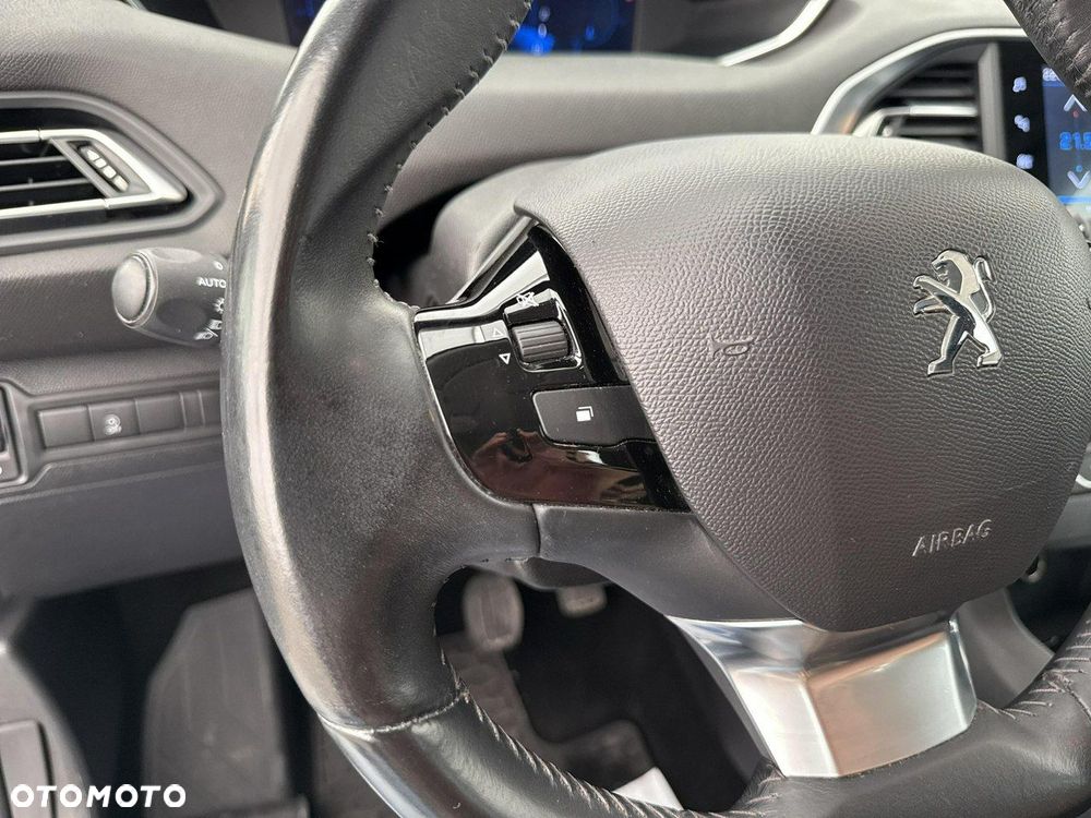 Peugeot 308 - 25