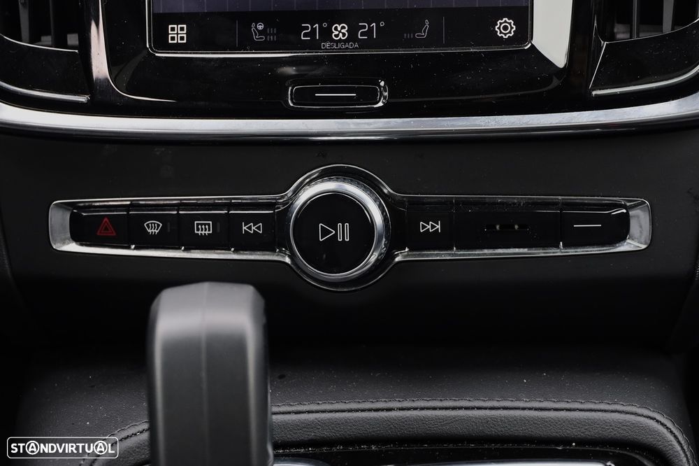 Volvo V90 2.0 T6 PHEV Plus Dark AWD - 18