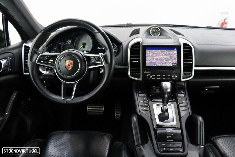 Porsche Cayenne - 15