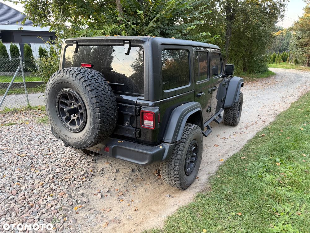 Jeep Wrangler - 11