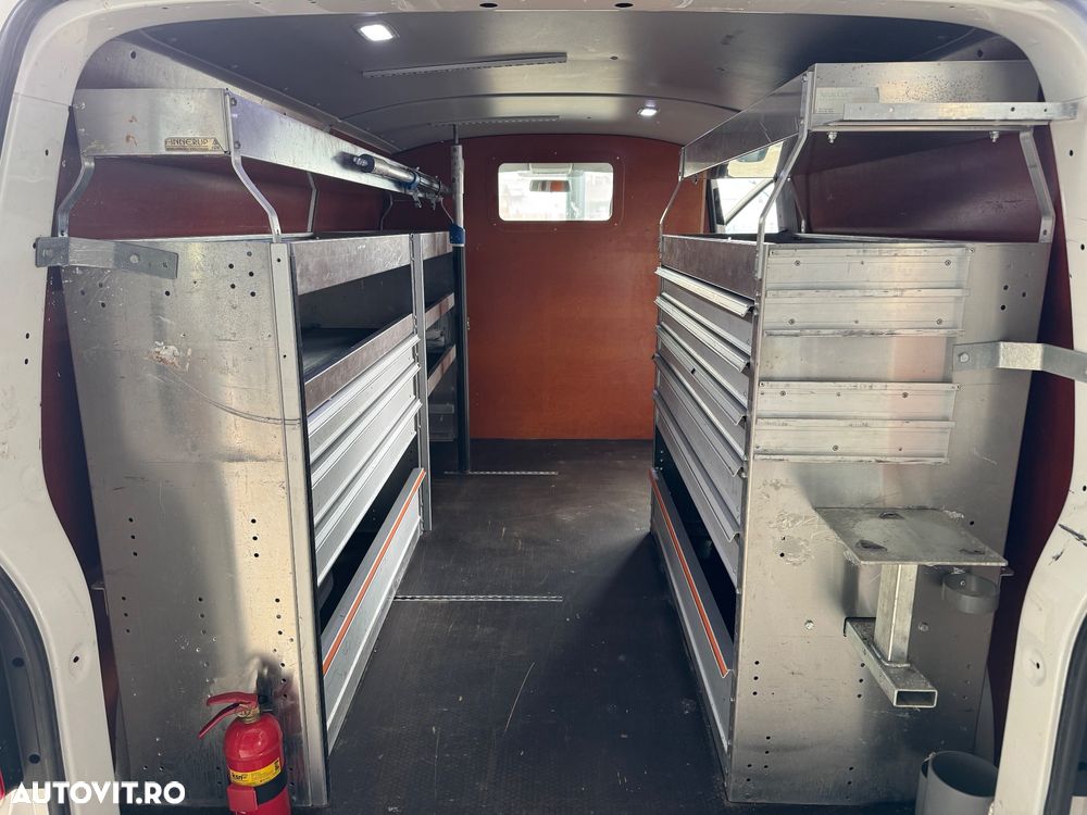 Volkswagen Transporter T6 - 16