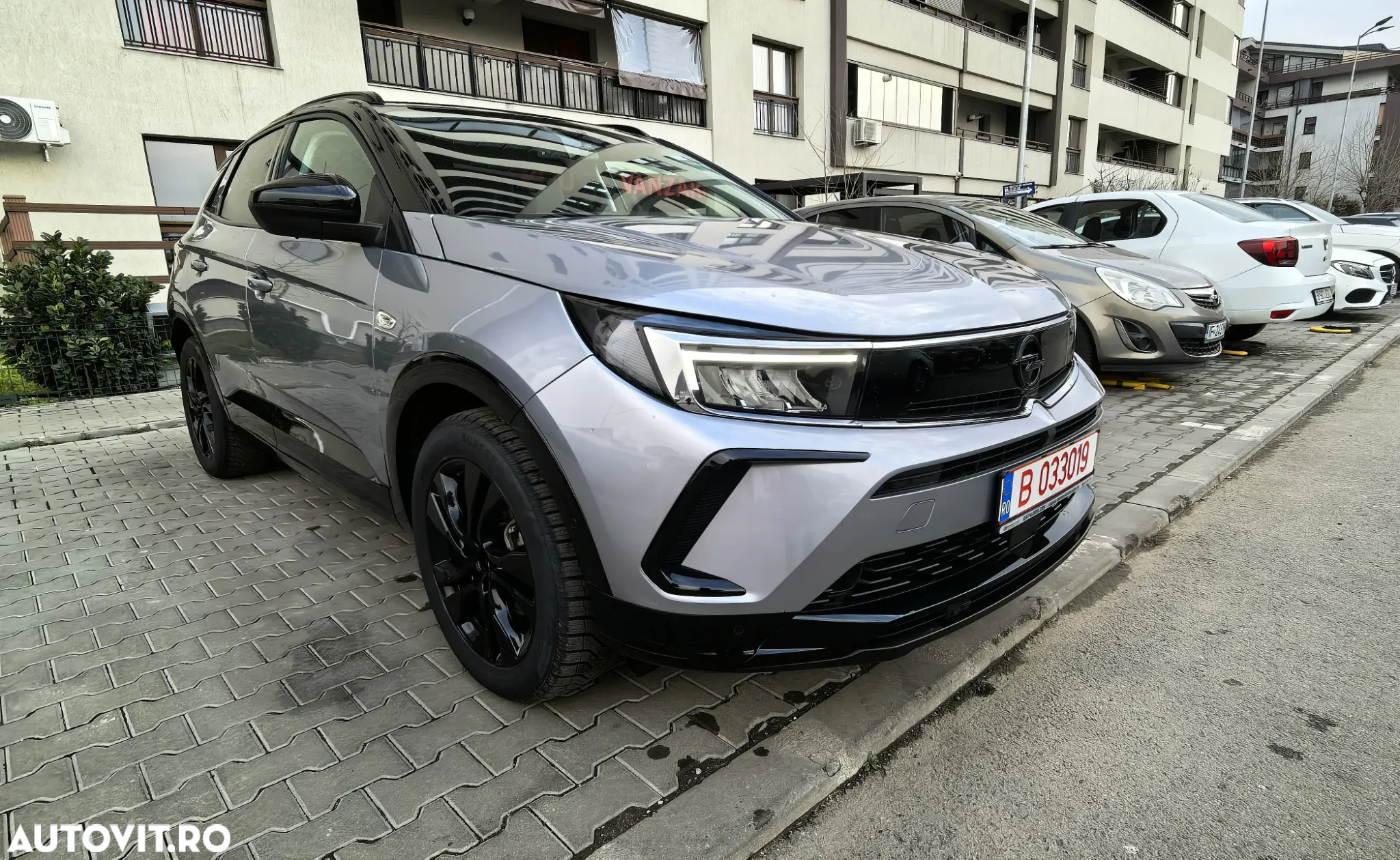 Opel Grandland X 1.2 Turbo START/STOP AT8 GS Line - 4