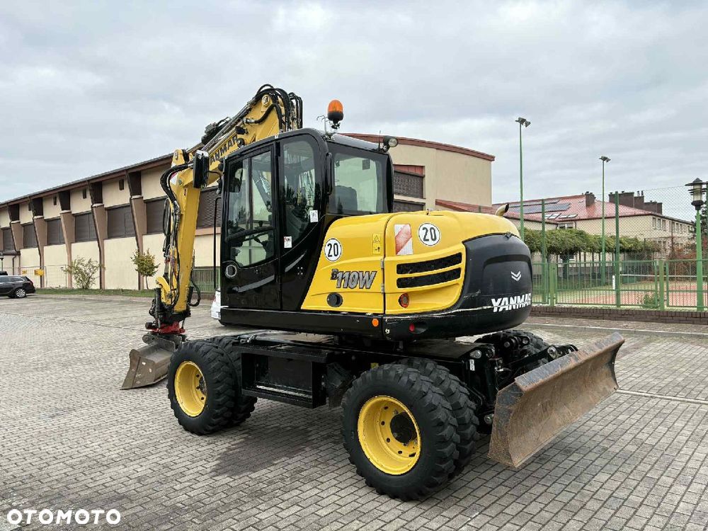 Yanmar B110W ROTOTILT 4 ŁYŻKI TYLKO 2618 mth - 2