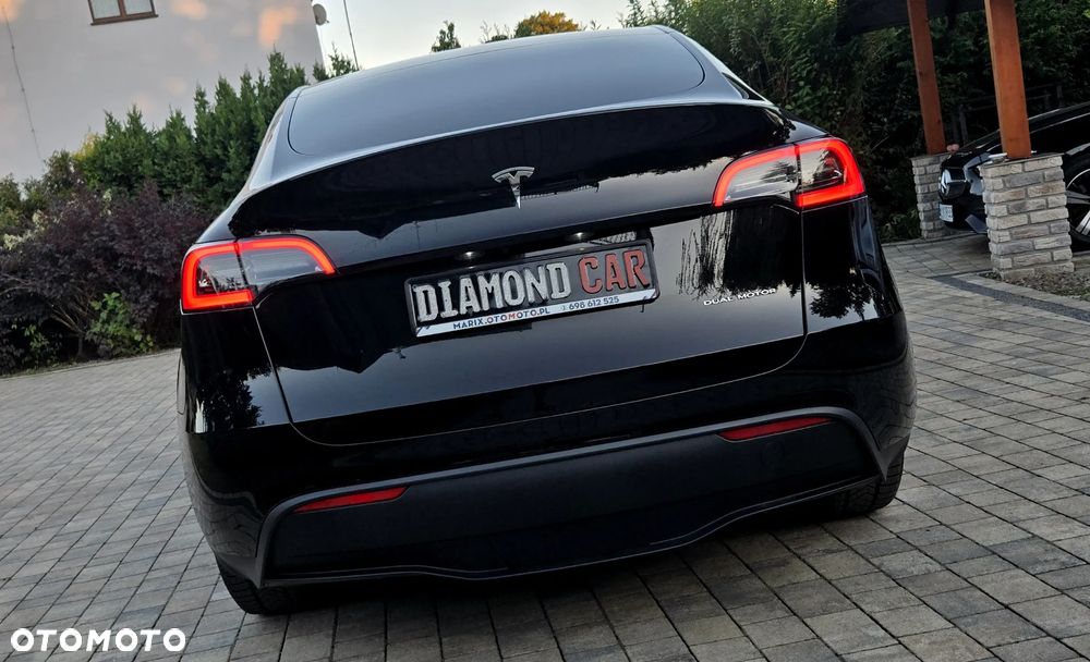 Tesla Model Y Long Range Dual Motor AWD - 18