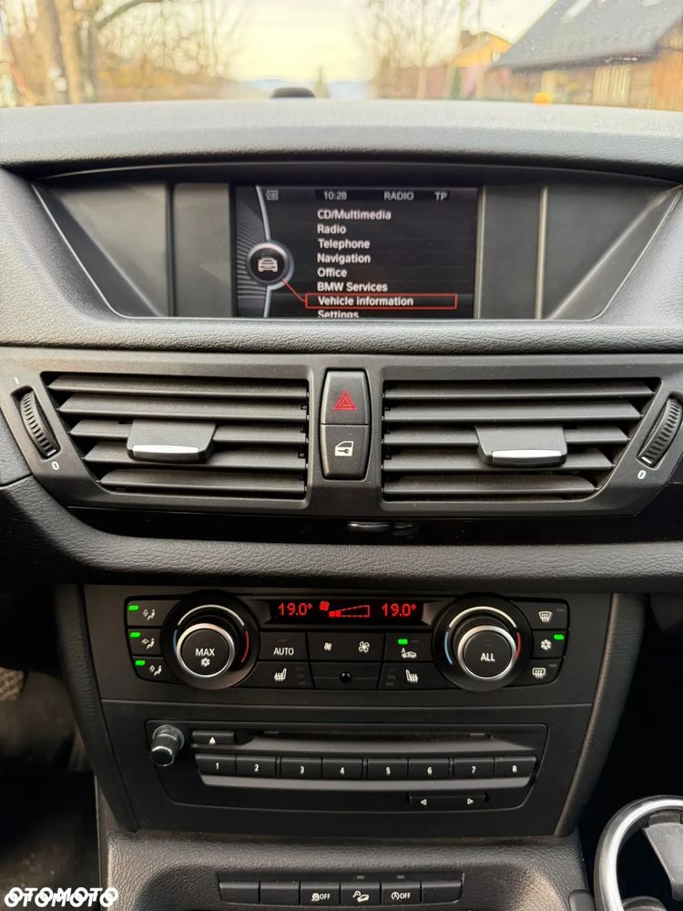 BMW X1 xDrive18d xLine - 13