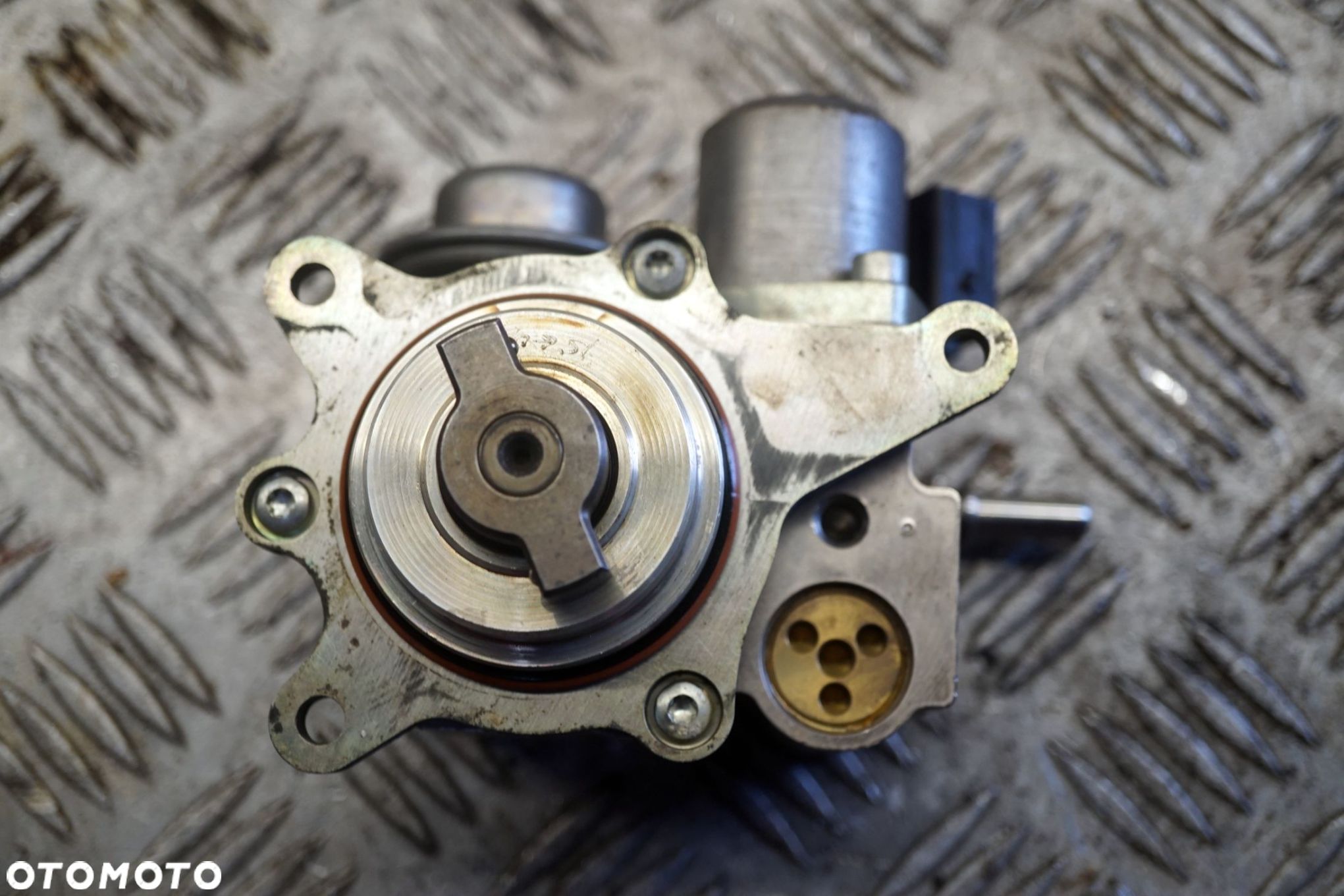 POMPA WTRYSKOWA 3008 I 1.6 THP V758887980 PEUGEOT 2009-2013 - 1